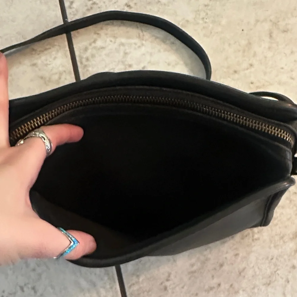 Coach Sutton Black Leather Crossbody Bag 9814 - Picture 8 of 12